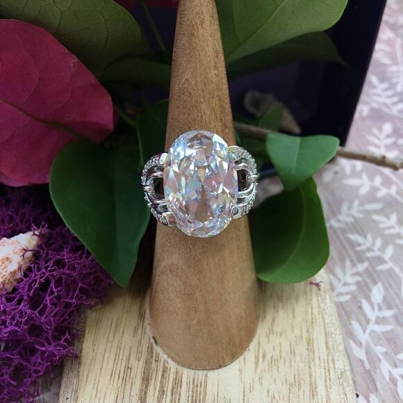 Large Cz Brass Rhodium Cocktail Ring - Picture 5 of 7